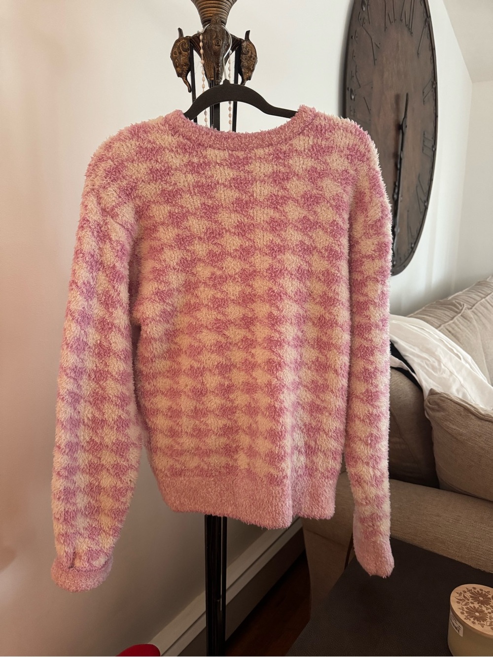 SKIMS Cozy Pink Houndstooth Crewneck - Picture 2 of 4